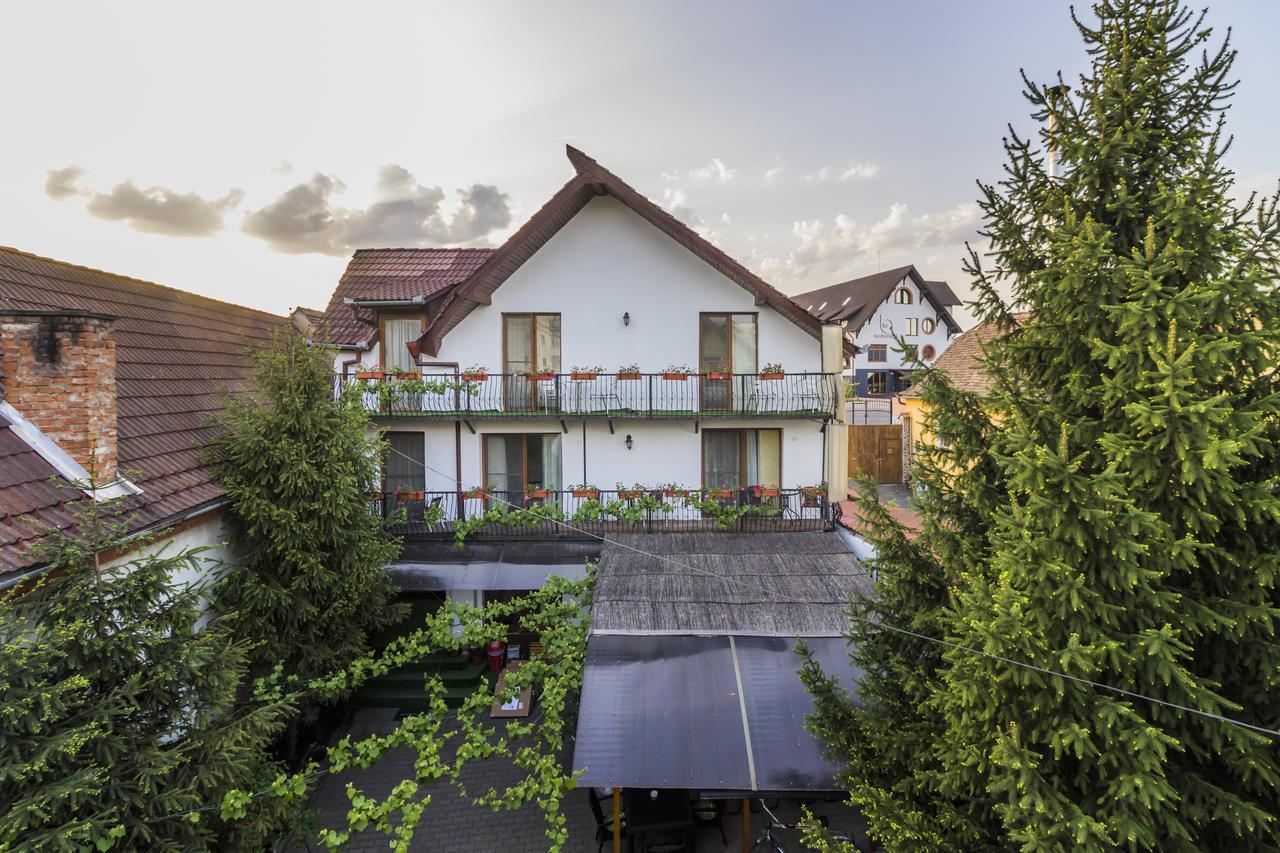Gasthof Sara Sibiu Buitenkant foto